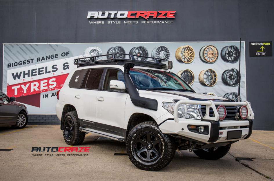 TOYOTA LANDCRUSIER RIPPER MATTE BLACK